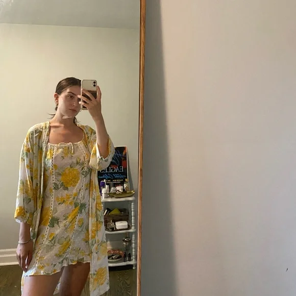 Two piece set - Picture 3 of 6